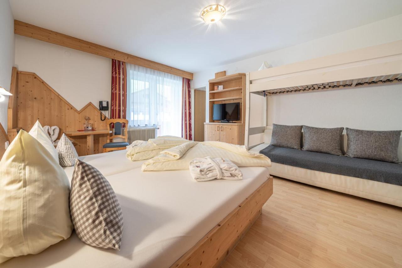 Familienhotel Replerhof Mit Kinderbetreuung Prägraten Szoba fotó