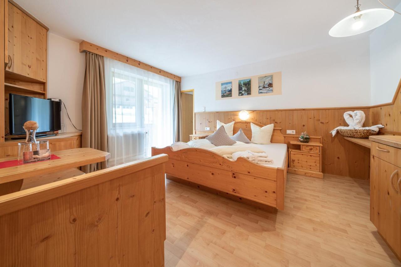 Familienhotel Replerhof Mit Kinderbetreuung Prägraten Szoba fotó